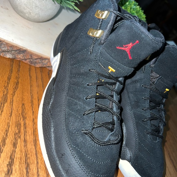 Air jordan 12 retro reverse taxi. Like new. Side 6 boys. - Picture 2 of 5